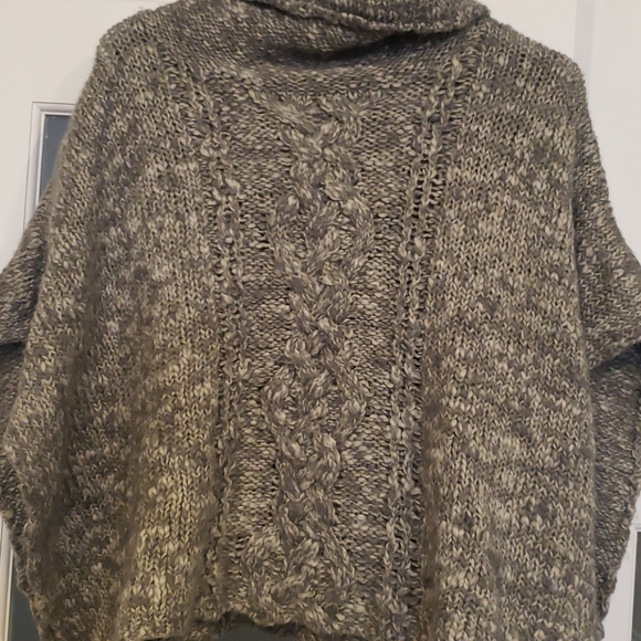 RW & Co. Poncho - Picture 3 of 3